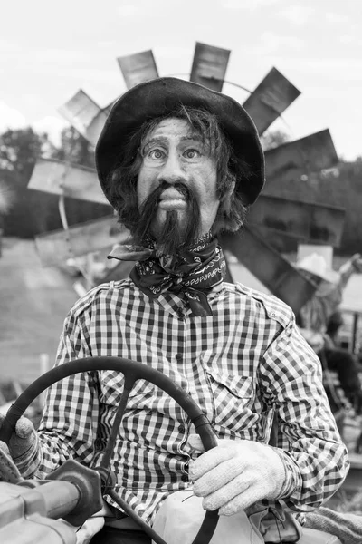 Victoria Canada May Farmer Puppet Float Awaiting Victoria Day Parade — Stockfoto