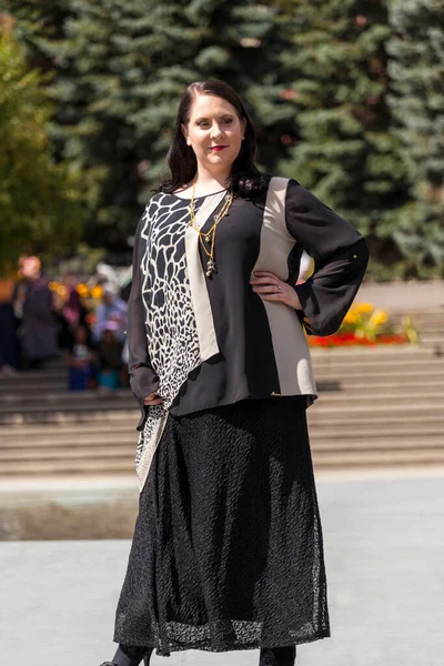 加拿大卡尔加里 2014年8月10日 在奥林匹克广场的公共场所展示阿拉伯风格时尚的模特 — 图库照片
