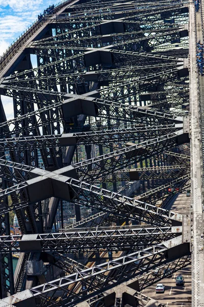 带有脚手架和钢的建筑工地 — 图库照片