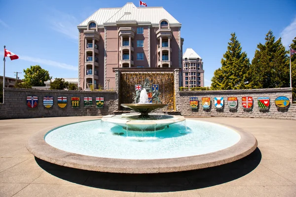 Fonte Confederação Victoria Canadá Grande Parque Público Com Fonte Brasão — Fotografia de Stock