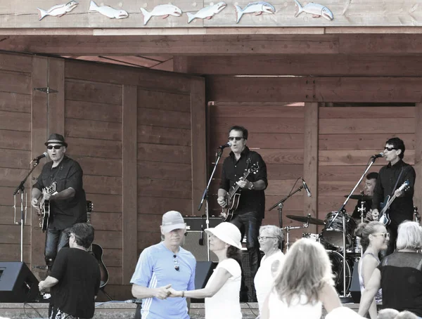 加拿大 维多利亚 2016年7月21日 当地音乐家为维多利亚州市民表演 — 图库照片