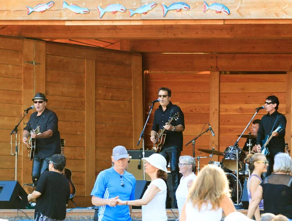 加拿大 维多利亚 2016年7月21日 当地音乐家为维多利亚州市民表演 — 图库照片