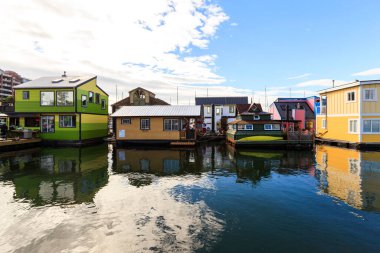 Victoria, BC, Kanada - 23 Haziran 2019: Balıkçı iskelesi - Yüzen Köy