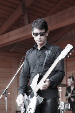 Kanada, Victoria - 21 Temmuz 2016: Victoria Kasaba halkı için yerel müzisyenlerin performansı