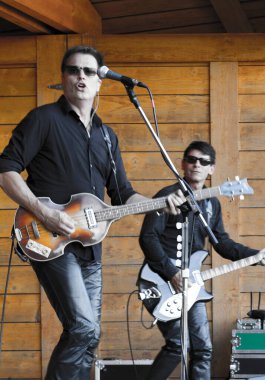 Kanada, Victoria - 21 Temmuz 2016: Victoria Kasaba halkı için yerel müzisyenlerin performansı