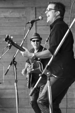 Kanada, Victoria - 21 Temmuz 2016: Victoria Kasaba halkı için yerel müzisyenlerin performansı