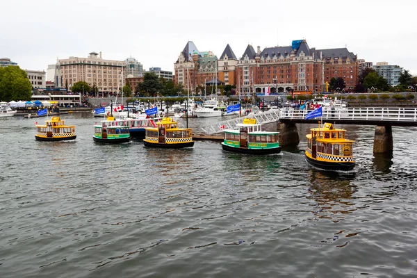 Victoria Canada Aug 水上出租车表演 温哥华岛社区 维多利亚州旅游胜地 — 图库照片