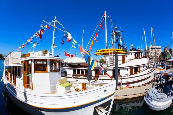 Gün Şehrin Limanında Yatlar Vardı — Stok fotoğraf