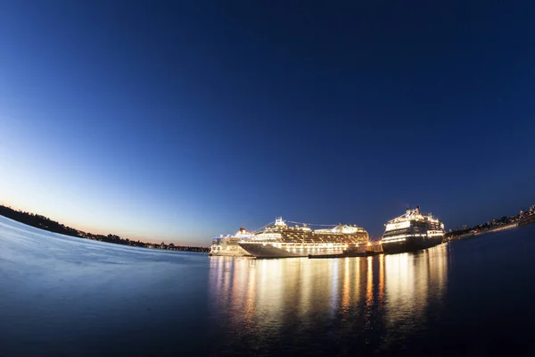 Victoria Kanada Jun 2016 Kreuzfahrtschiffe Bei Nacht Victoria Ogden Point — Stockfoto