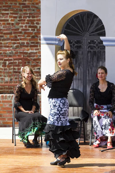 Festival Flamenco Victoria Mujeres Bailando Escenario Victoria Canadá —  Fotos de Stock