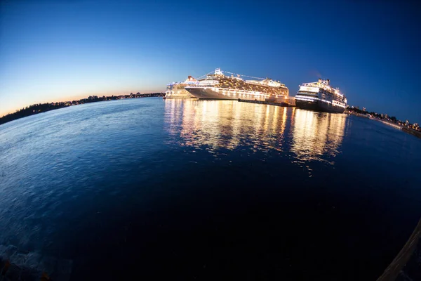 Victoria Canada Jun 2016 Cruiseschepen Nachts Victoria Ogden Point — Stockfoto