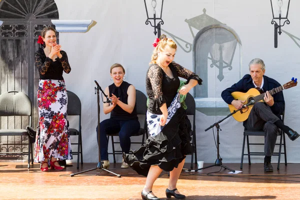 Festival Flamenco Victoria Mujeres Bailando Escenario Victoria Canadá — Foto de Stock