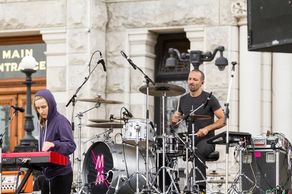 Young Man Playing Drums Stage — Fotografia de Stock