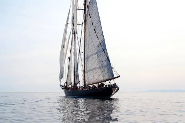 Navighează Barca Mare — Fotografie, imagine de stoc