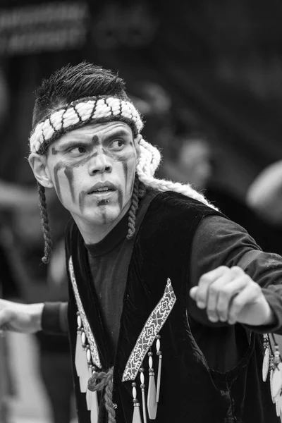 Victoria Canadá Jun 2016 Bailarines Primera Nación Nativos Actuando Festival — Foto de Stock