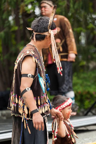 Victoria Canadá Jun 2016 Bailarines Primera Nación Nativos Actuando Festival — Foto de Stock