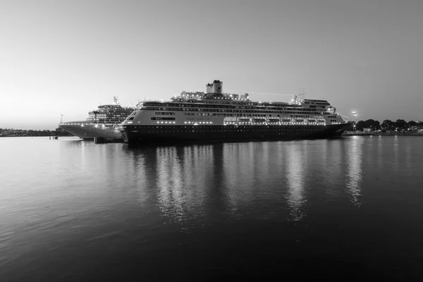 Victoria Canada Jun 2016 Cruise Ships Night Victoria Ogden Point — Foto de Stock