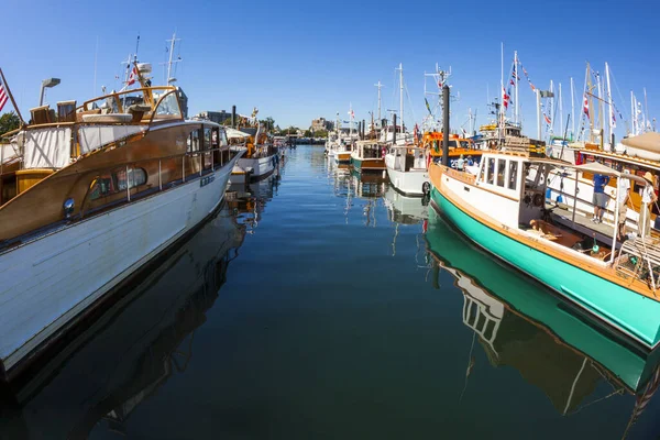 Gün Şehrin Limanında Yatlar Vardı — Stok fotoğraf