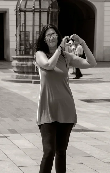 Mooie Brunette Dame Poseren Praag Tsjechië — Stockfoto