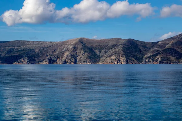 Vacker Utsikt Över Havet Och Bergen — Stockfoto