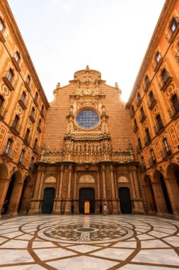 Barselona şehrindeki kutsal mezarlığın katedrali.