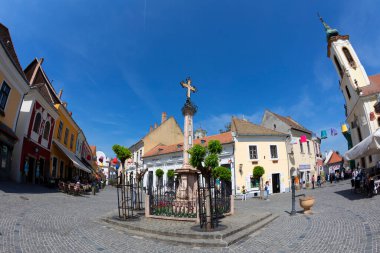 Macaristan Szentendre Nisan. - 25. 2018: Szentendre. Sokak manzaralı. Kasaba hayatı. 