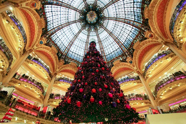 Árbol Navidad Decorado Salón Del Centro Comercial — Foto de Stock
