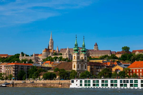 2013 Budapest Hungary 2018 View Budapest River Cruise Sailing City — 스톡 사진