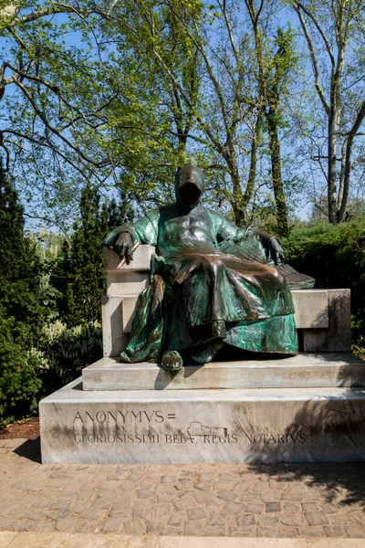 Budapeste Hungria Maio 2018 Estátua Ilustrativa Anônimo Notário Rei Bela — Fotografia de Stock