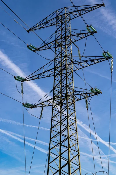 Högspänningsledningar Himlen — Stockfoto