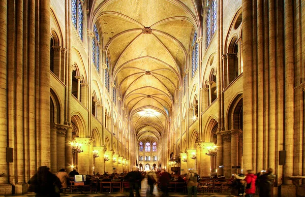 法兰西圣维多斯主教座堂的内部 — 图库照片