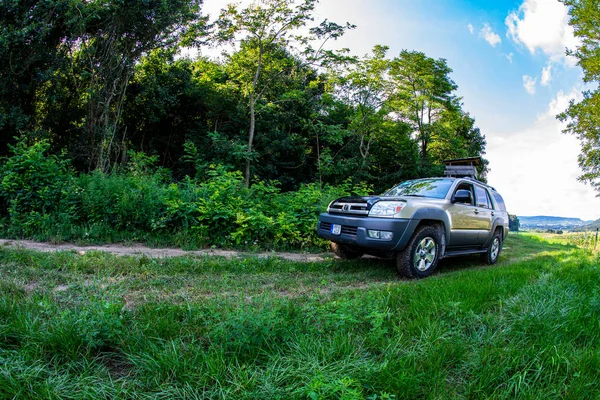 Hungría Cordillera Bukk Junio 2021 Toyota 4Runner Suv Recorriendo Las — Foto de Stock