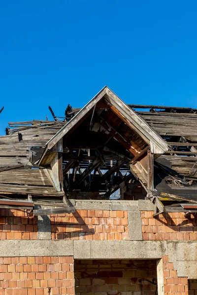 Toit Nouveau Bâtiment Partiellement Détruit Par Incendie — Photo