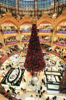 Şehirde Noel ağacı süslemesi, Paris 'te Lafayette