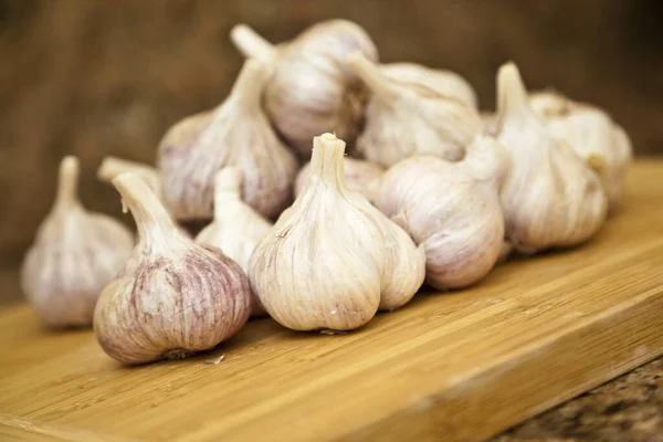 Garlic Wooden Background — Stock Photo, Image