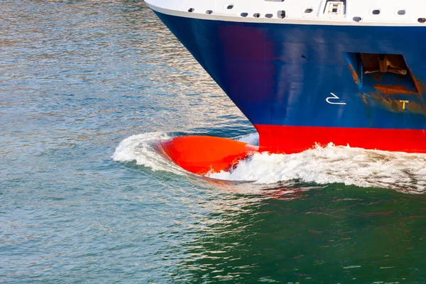 Vista Del Gran Barco Moderno Flotando Mar —  Fotos de Stock