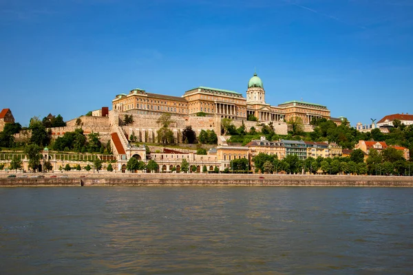 Panorama Utsikt Över Det Ungerska Kungliga Slottet Toppen Kullen Slottsområdet — Stockfoto