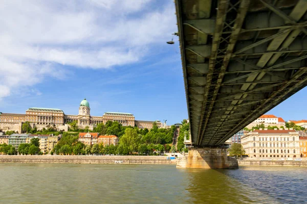 Budapest Hungría 2018 Vista Budapest Desde Crucero Por Río Mientras —  Fotos de Stock