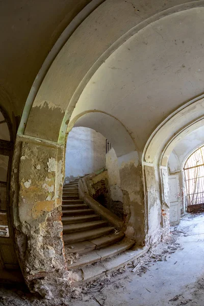 Altes Verlassenes Gebäude Der Stadt — Stockfoto