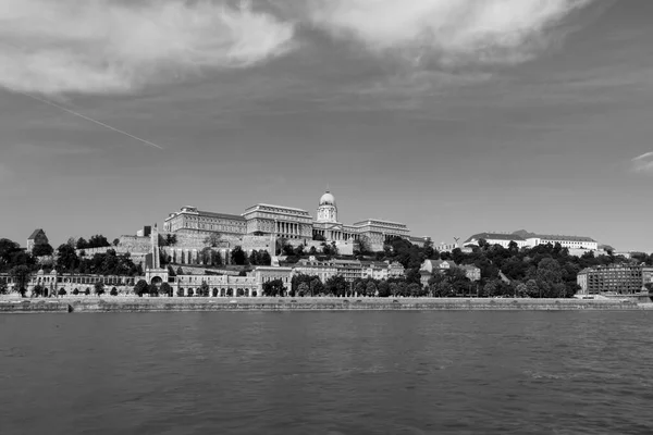 Panorama Utsikt Över Det Ungerska Kungliga Slottet Toppen Kullen Slottsområdet — Stockfoto