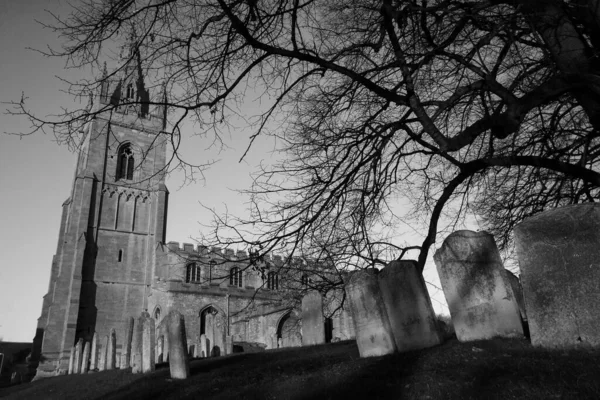 Dramática Toma Blanco Negro Hermoso Castillo Antiguo —  Fotos de Stock