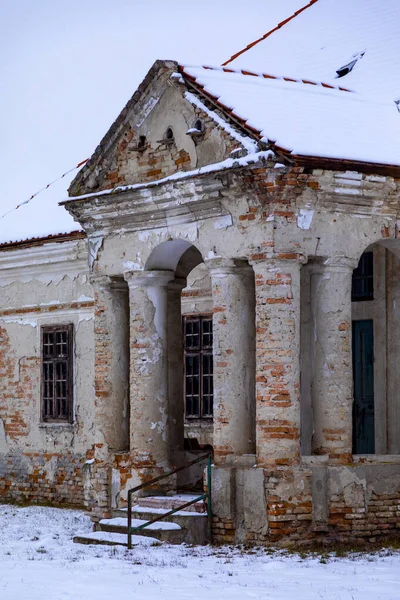 Старий Дерев Яний Будинок Селі — стокове фото