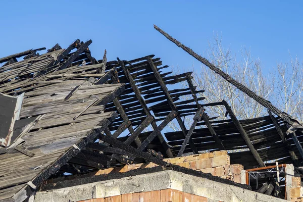 Toit Nouveau Bâtiment Partiellement Détruit Par Incendie — Photo