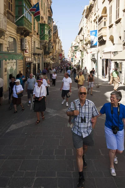 Вальехо Мальта Мая 2014 Года Люди Улицах Каменные Здания Традиционными — стоковое фото