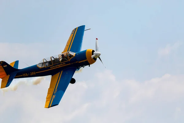 Flugzeug Fliegt Den Himmel — Stockfoto