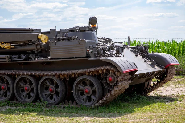 Pistas Tanques Rodas Aço Veículo Apoio Militar — Fotografia de Stock
