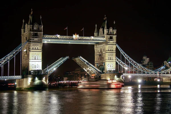 Tower Bridge Londres Ponte Atravessa Rio Tâmisa Perto Torre Londres — Fotografia de Stock