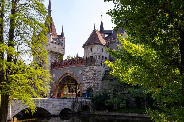 Будапешт Венгрия Мая 2018 Года Знаменитый Туристический Замок Вайдахуньяд Реплика — стоковое фото