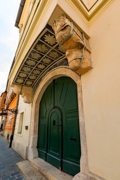 Porta Nel Vecchio Edificio — Foto Stock