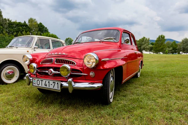 Voiture Rouge Sur Route — Photo